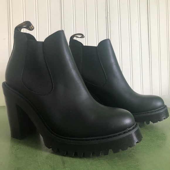 Dr Martens NWT Hurston Lug Sole Chelsea Boots - Picture 2 of 8